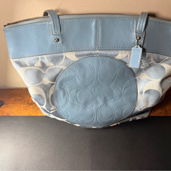 Coach Blue and Cream Tote Bag - Picture 2 of 4